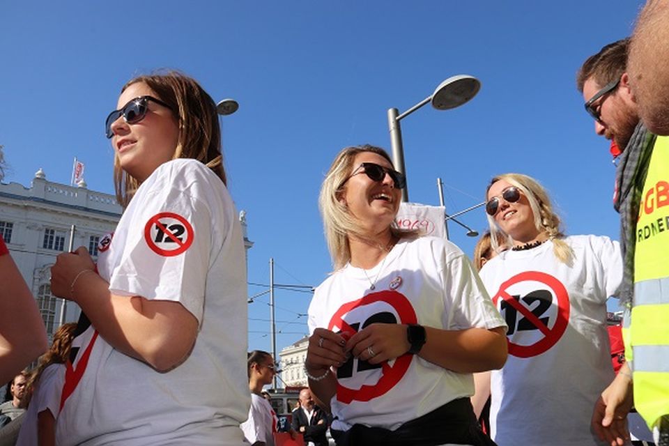 Im Juni demonstrierten in Wien rund 100.000 Menschen gegen den Zwöf-Stunden-Tag. © PRO-GE